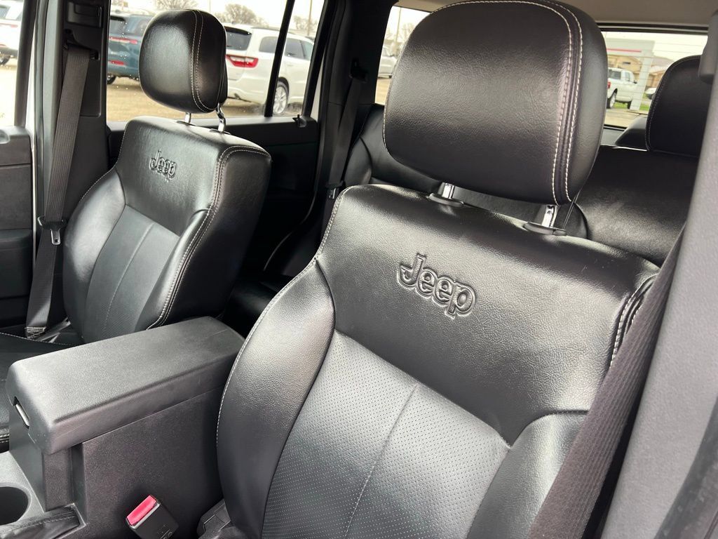 Used 2012 Jeep Liberty Sport AWD/4WD image 29