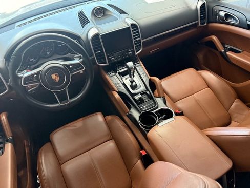 Used 2017 Porsche Cayenne AWD/4WD image 13