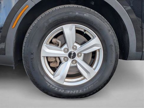 Used 2023 Kia Sorento LX image 14