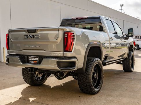 Used 2026 GMC Sierra 2500 Denali Ultimate AWD/4WD image 10