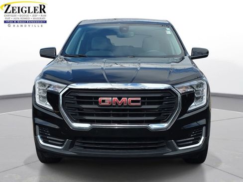 Used 2023 GMC Terrain SLE AWD/4WD image 2
