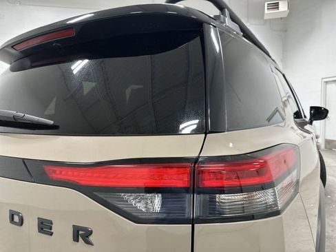 Used 2023 Nissan Pathfinder Rock Creek AWD/4WD image 22