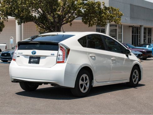 Used 2012 Toyota Prius Two FWD image 5