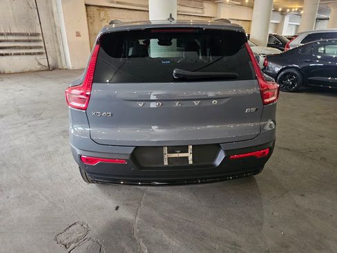 Certified 2023 Volvo XC40 B5 Ultimate w/ Protection Package Premier AWD/4WD image 3