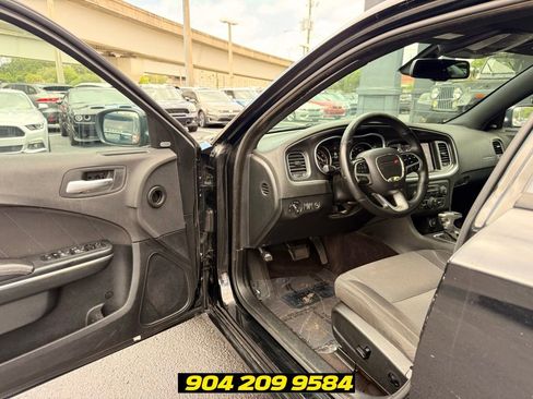 Used 2018 Dodge Charger R/T RWD image 14