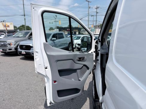 Used 2016 Ford Transit 250 130 Low Roof w/ Exterior Upgrade Package RWD image 11