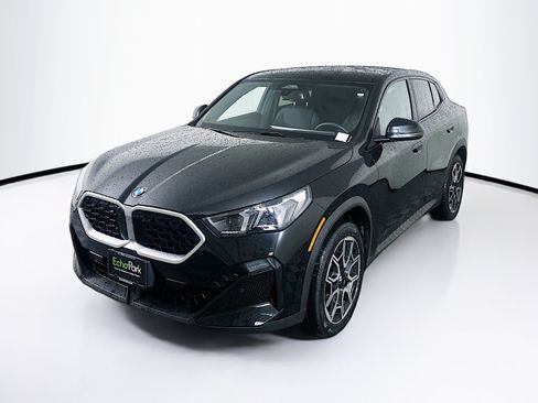 Used 2025 BMW X2 xDrive28i AWD/4WD image 3