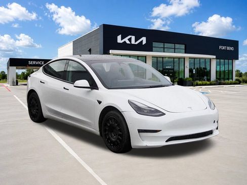 Used 2023 Tesla Model 3 Performance AWD/4WD image 3