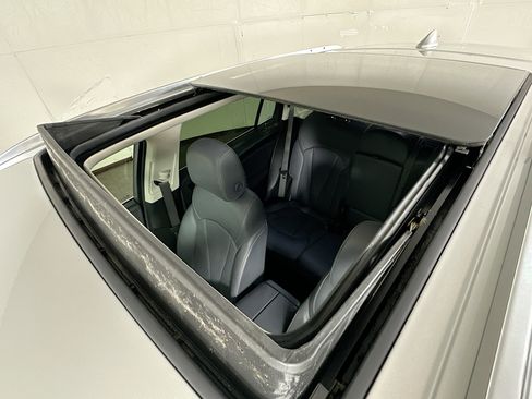 Used 2019 Buick Envision Essence image 20