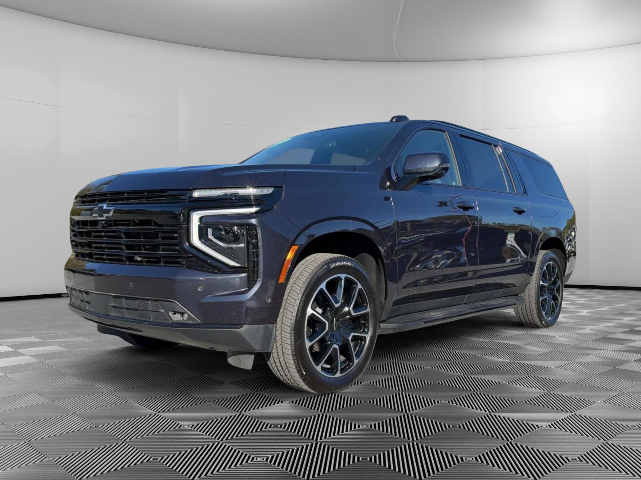 Used 2025 Chevrolet Suburban RST w/ RST Capability Package AWD/4WD image 1