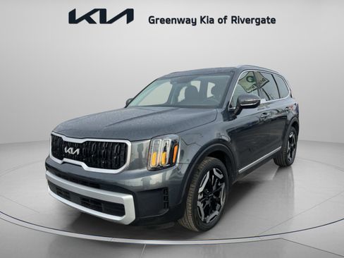Used 2024 Kia Telluride EX image 3