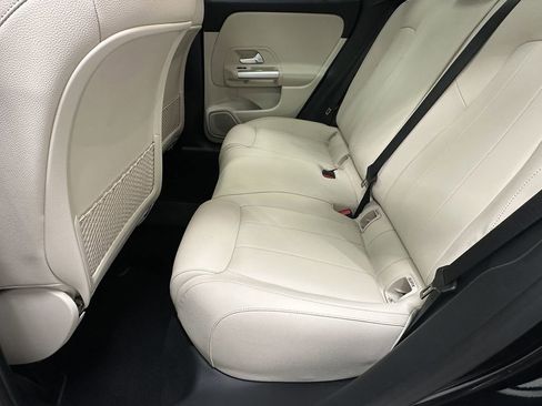 Certified 2025 Mercedes-Benz GLA 250 image 24