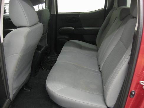 Used 2020 Toyota Tacoma SR5 image 8