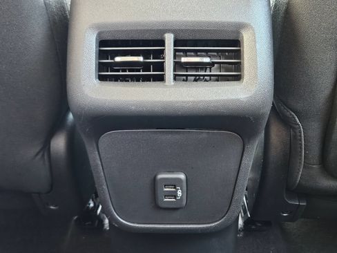 Used 2024 GMC Terrain SLE AWD/4WD image 27