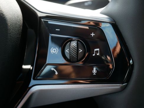 Used 2024 BMW i5 eDrive40i w/ Premium Package image 24