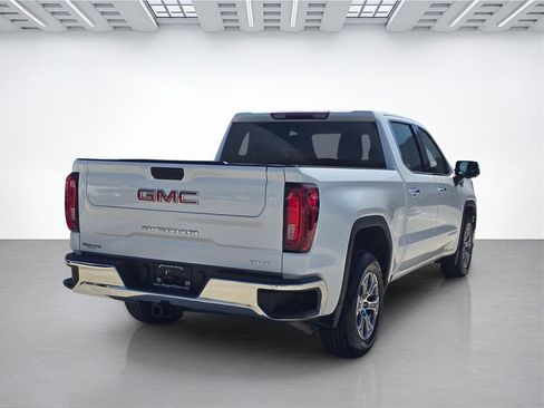 Used 2024 GMC Sierra 1500 SLT image 3