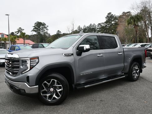 Used 2023 GMC Sierra 1500 SLT w/ SLT Premium Plus Package image 3