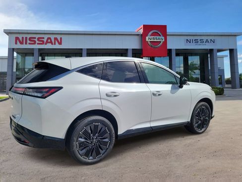 New 2026 Nissan Murano Platinum w/ Cargo Package AWD/4WD image 2