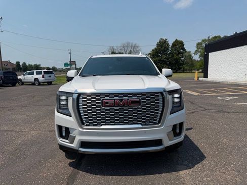 Used 2022 GMC Yukon XL Denali w/ Denali Ultimate Package AWD/4WD image 12