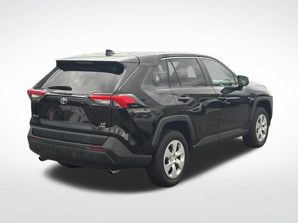 Used 2025 Toyota RAV4 LE AWD/4WD image 6