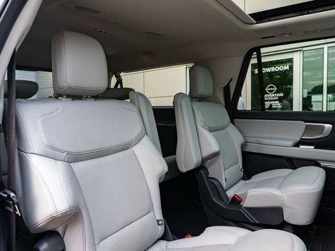 Used 2025 Ford Expedition Max Platinum w/ Driver's Package AWD/4WD image 25