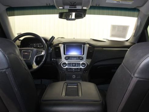 Used 2017 GMC Yukon XL SLT AWD/4WD image 19