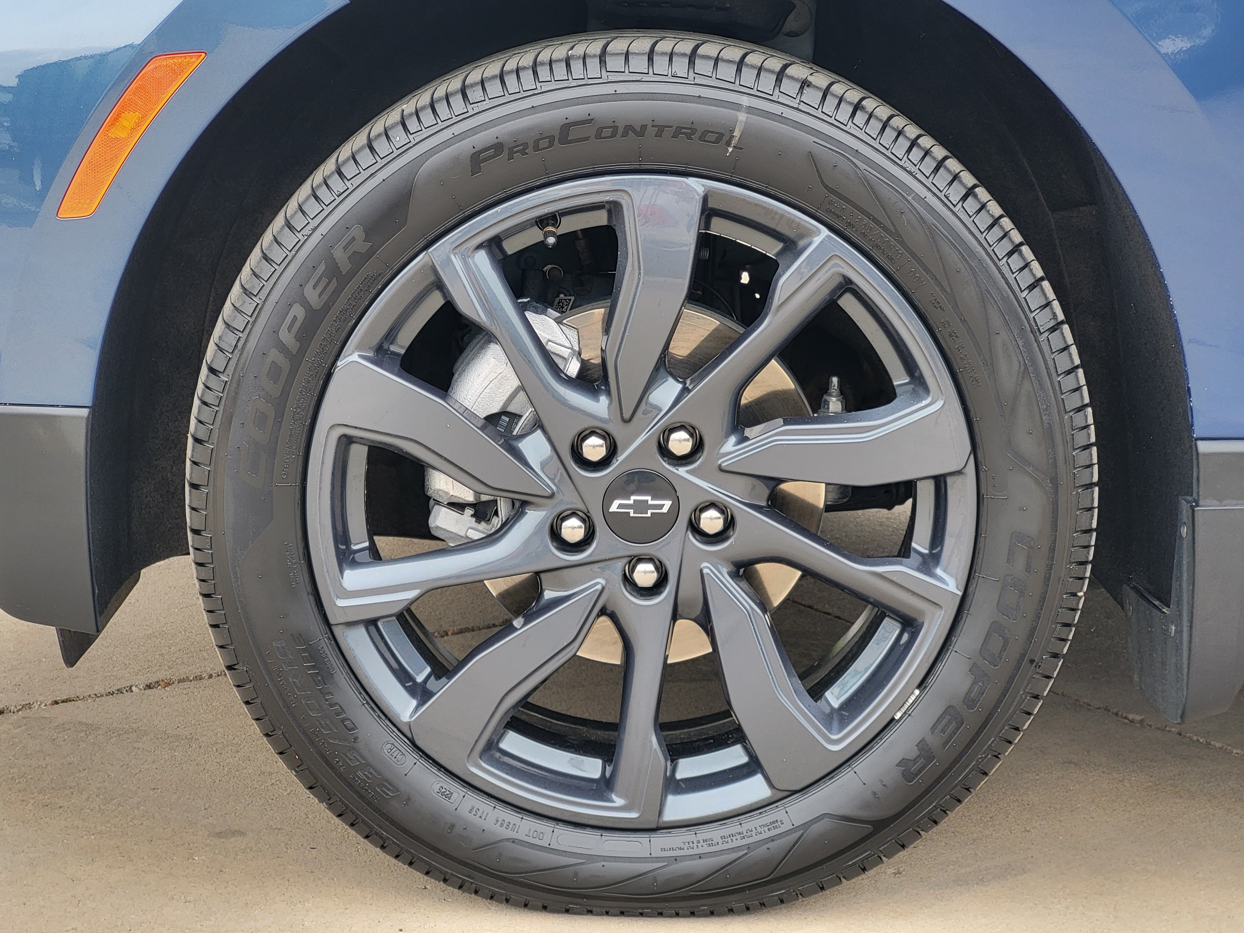 Used 2024 Chevrolet Equinox RS AWD/4WD image 10