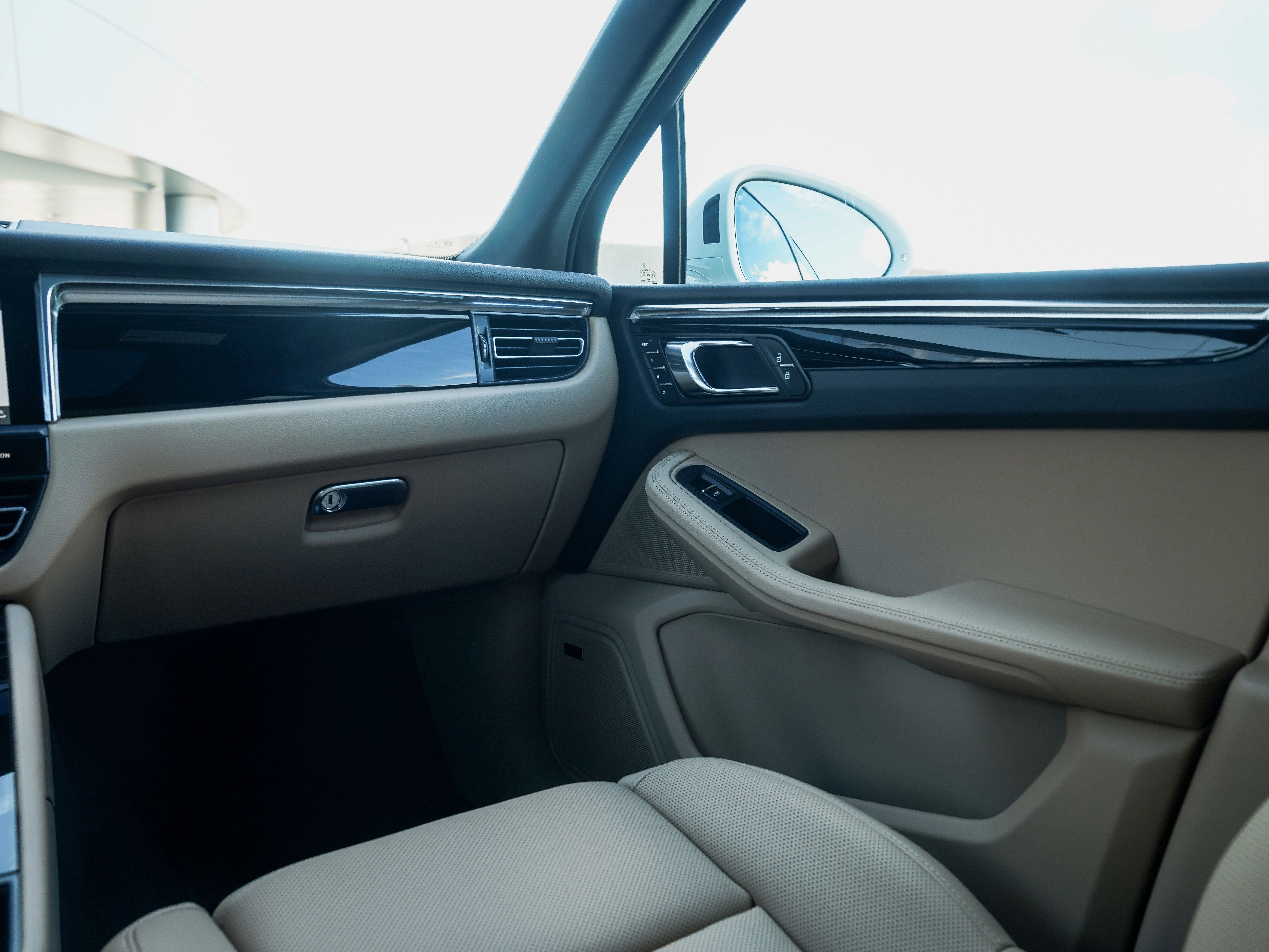 Certified 2026 Porsche Macan S AWD/4WD image 26