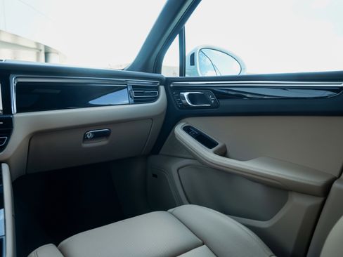 New 2026 Porsche Macan S image 26