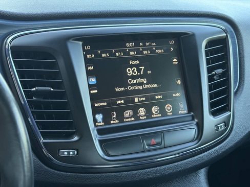 Used 2015 Chrysler 200 S w/ Navigation & Sound Group I AWD/4WD image 27