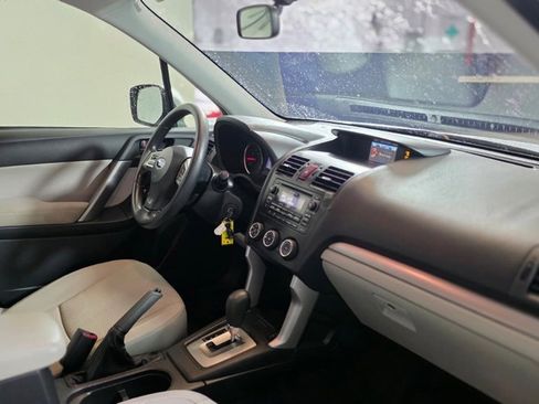 Used 2015 Subaru Forester 2.5i Premium w/ All-Weather Package image 10