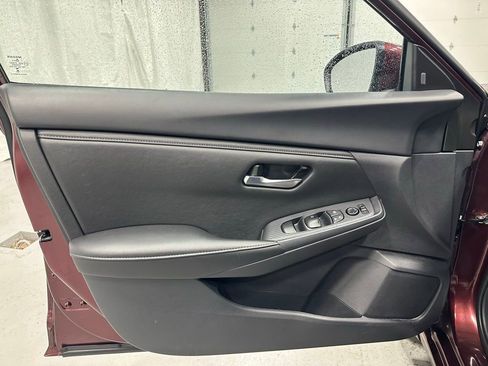 Used 2025 Nissan Sentra SV image 8