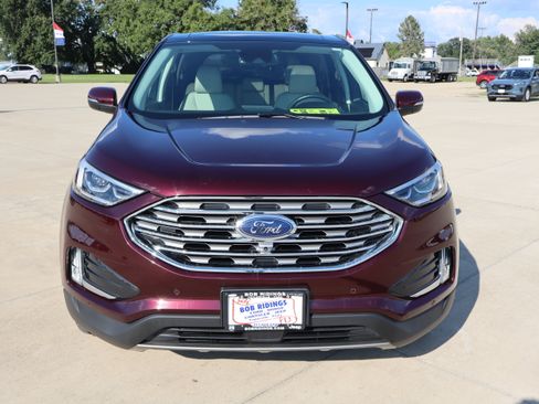 Used 2024 Ford Edge Titanium w/ Equipment Group 301A AWD/4WD image 2