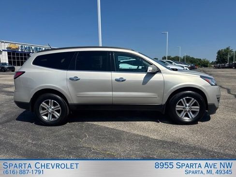 Used 2017 Chevrolet Traverse LT AWD/4WD image 2