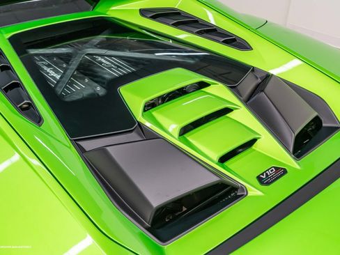 Used 2024 Lamborghini Huracan Tecnica RWD image 22