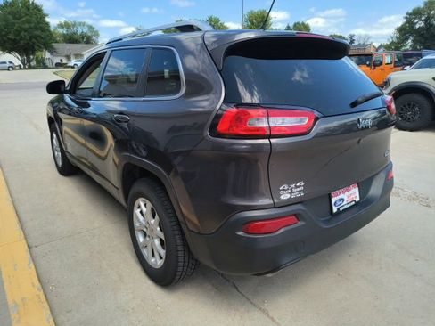Used 2015 Jeep Cherokee Latitude w/ Comfort/Convenience Group AWD/4WD image 7