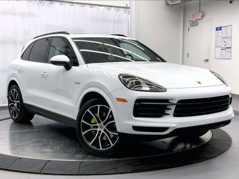 Used 2022 Porsche Cayenne E-Hybrid image 9