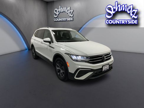 Certified 2022 Volkswagen Tiguan SE w/ Panoramic Sunroof Package image 1