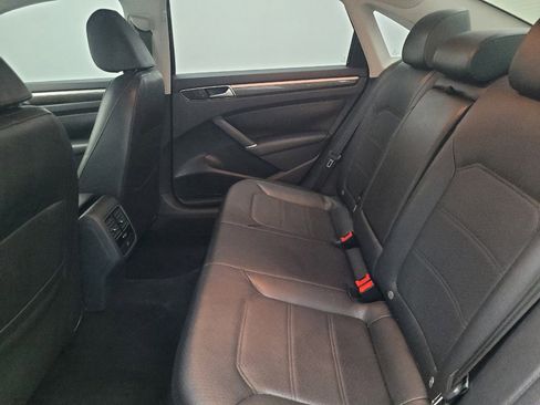 Used 2017 Volkswagen Passat 1.8T SE image 18