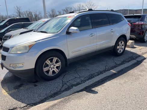 Used 2009 Chevrolet Traverse LT AWD/4WD image 6