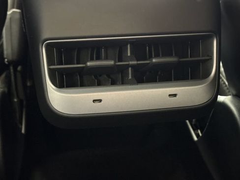 Used 2023 Tesla Model Y Long Range AWD/4WD image 26