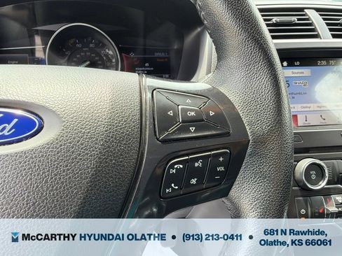 Used 2017 Ford Explorer XLT w/ Equipment Group 202A AWD/4WD image 28