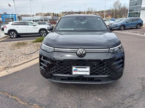 New 2026 Volkswagen Tiguan SE R-Line image 2