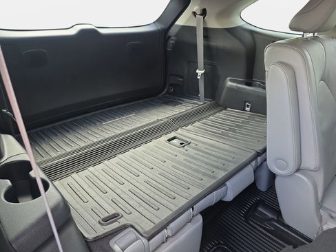 Used 2023 Toyota Highlander Limited image 12