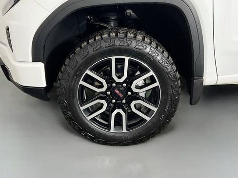 Used 2025 GMC Sierra 1500 AT4 w/ AT4 Premium Package image 30