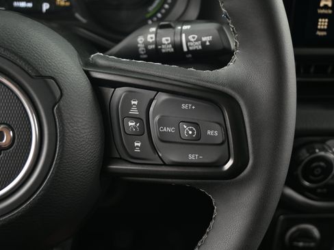 Used 2025 Jeep Wrangler Unlimited Rubicon 4xe w/ Safety Group AWD/4WD image 19