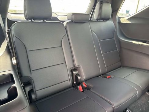 New 2026 Chevrolet Traverse LT w/ Driver Confidence Package FWD image 19