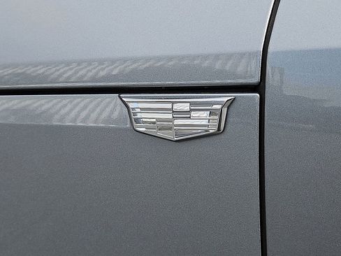 New 2024 Cadillac Lyriq Luxury image 9