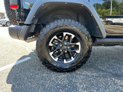Used 2024 Jeep Wrangler Unlimited Rubicon 4xe AWD/4WD image 18