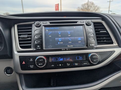 Used 2015 Toyota Highlander Limited image 15